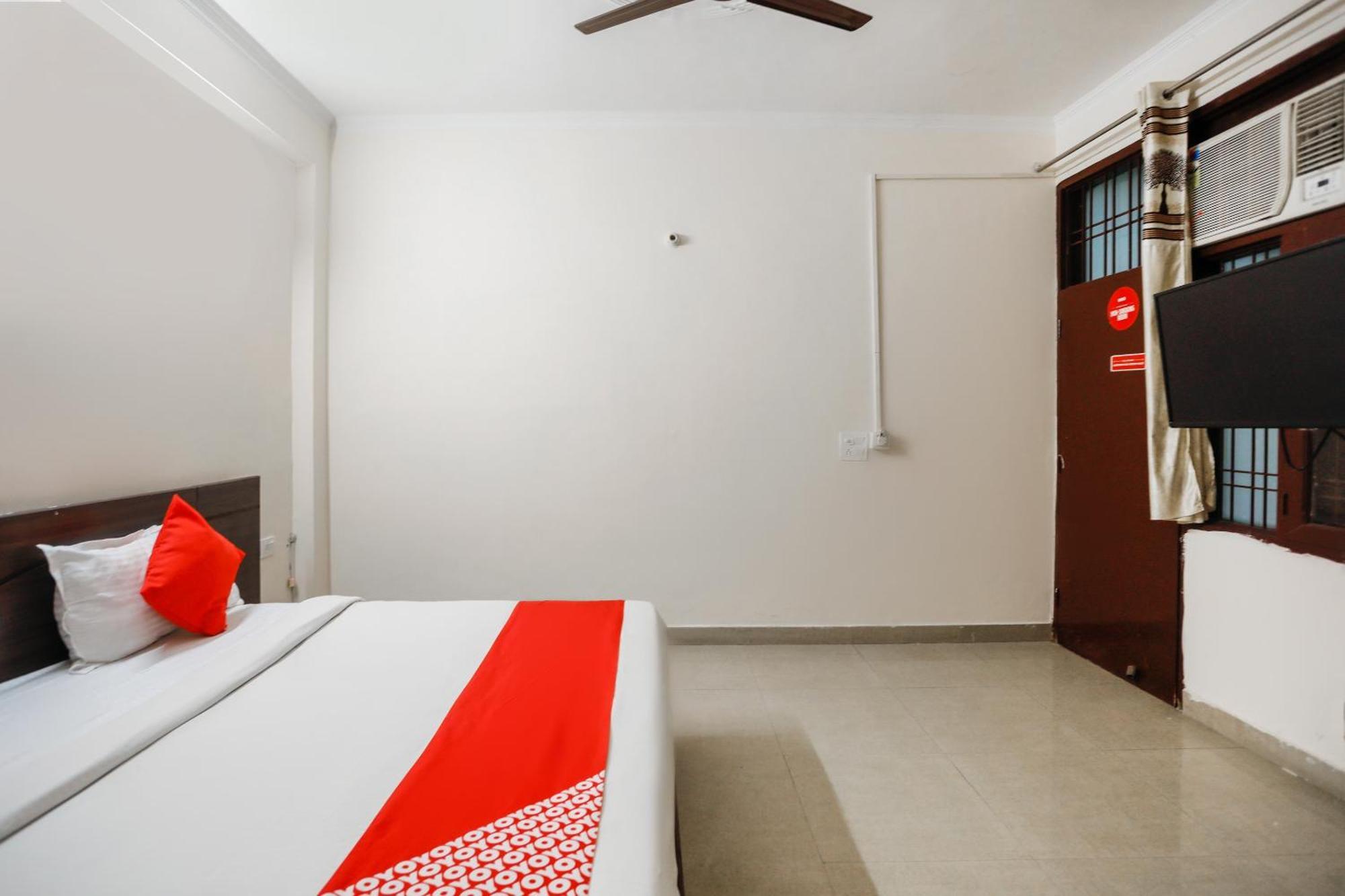 Hotel O Av Residency Near Botanic Garden Of Indian Republic Ноида Екстериор снимка