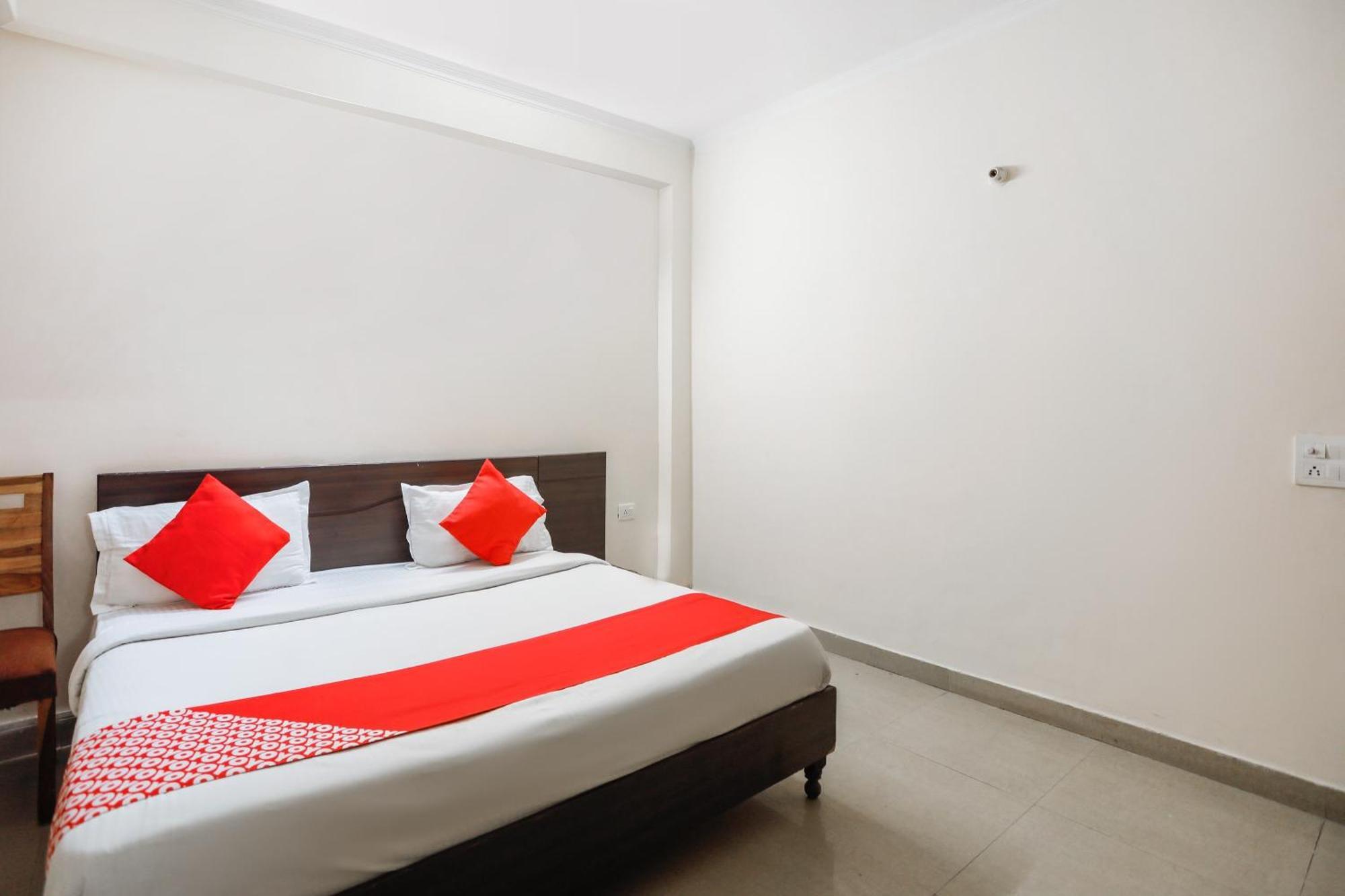 Hotel O Av Residency Near Botanic Garden Of Indian Republic Ноида Екстериор снимка