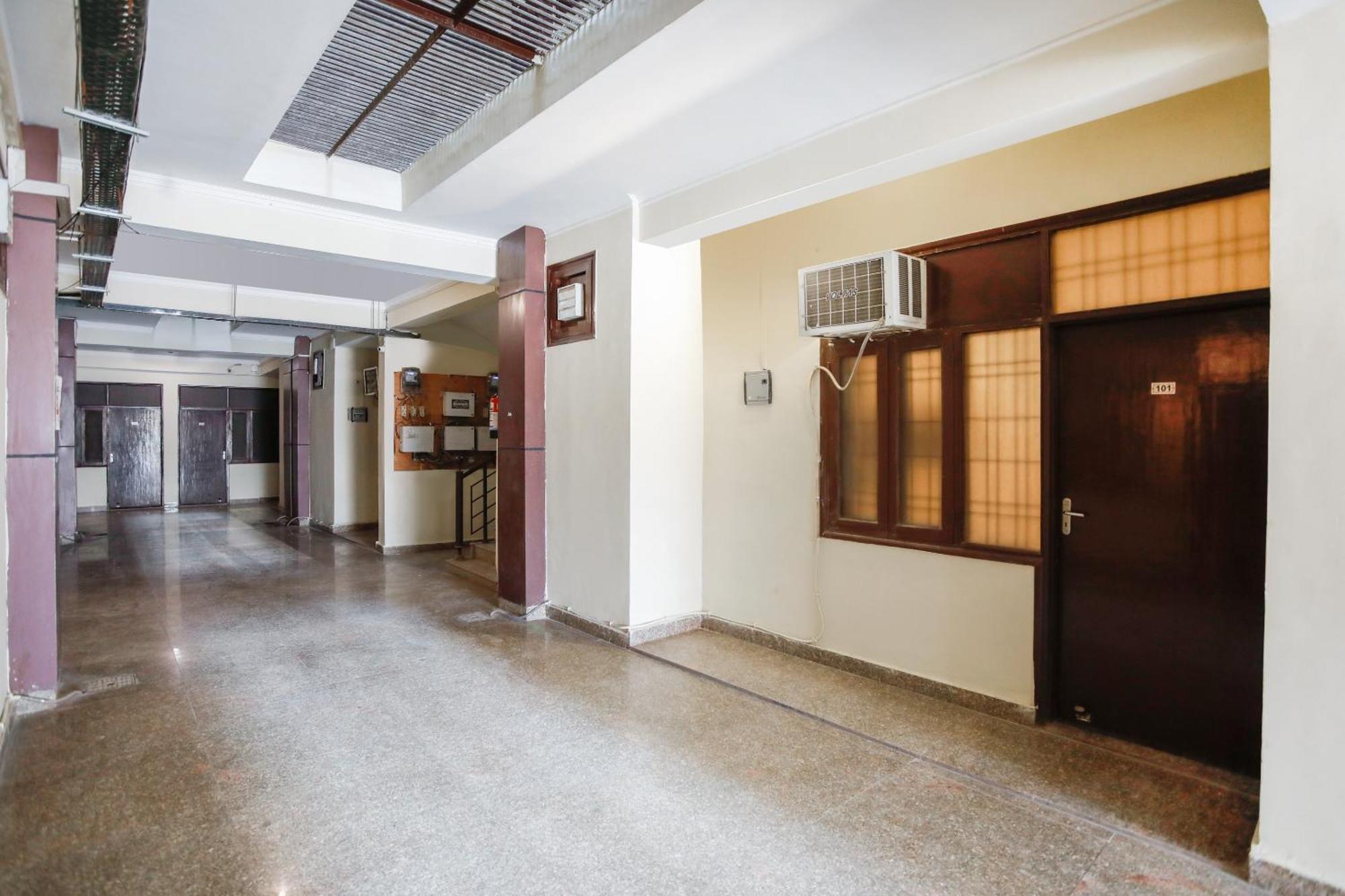 Hotel O Av Residency Near Botanic Garden Of Indian Republic Ноида Екстериор снимка