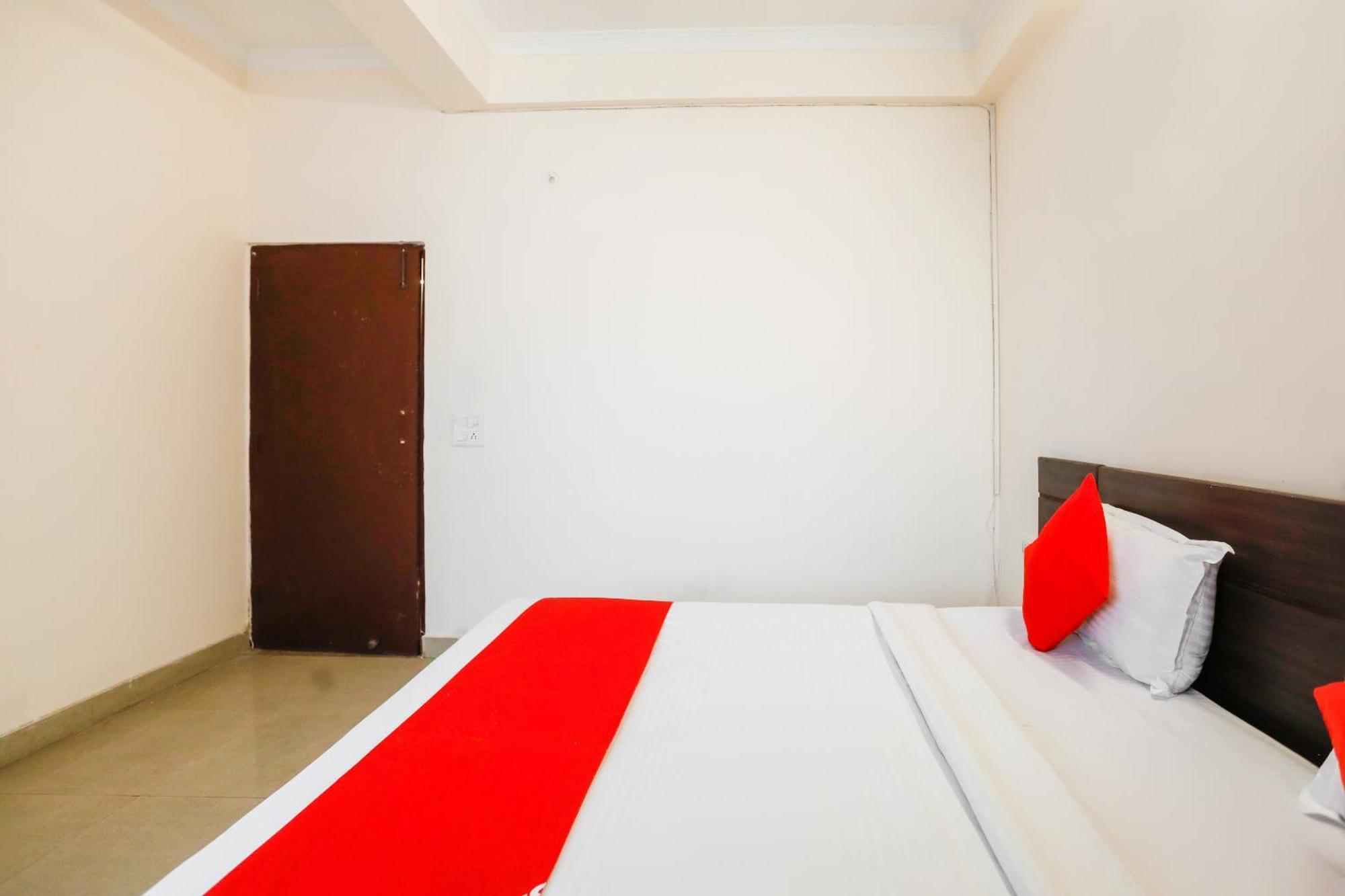 Hotel O Av Residency Near Botanic Garden Of Indian Republic Ноида Екстериор снимка