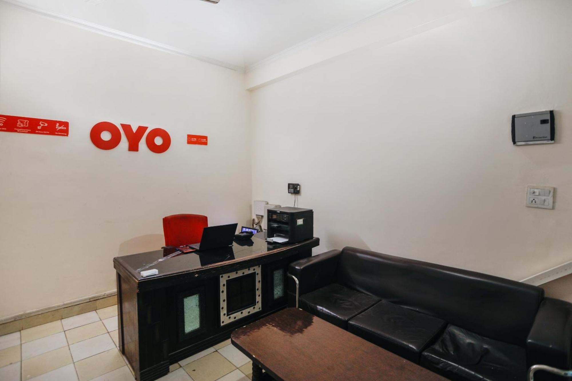 Hotel O Av Residency Near Botanic Garden Of Indian Republic Ноида Екстериор снимка